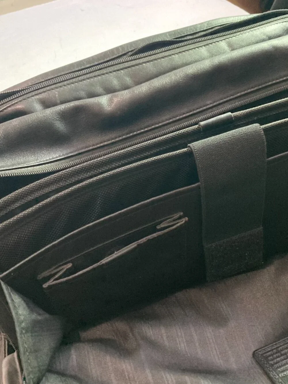 Tumi 96141DH Black Expandable Leather Organizer Computer Laptop  Briefcase 15x12